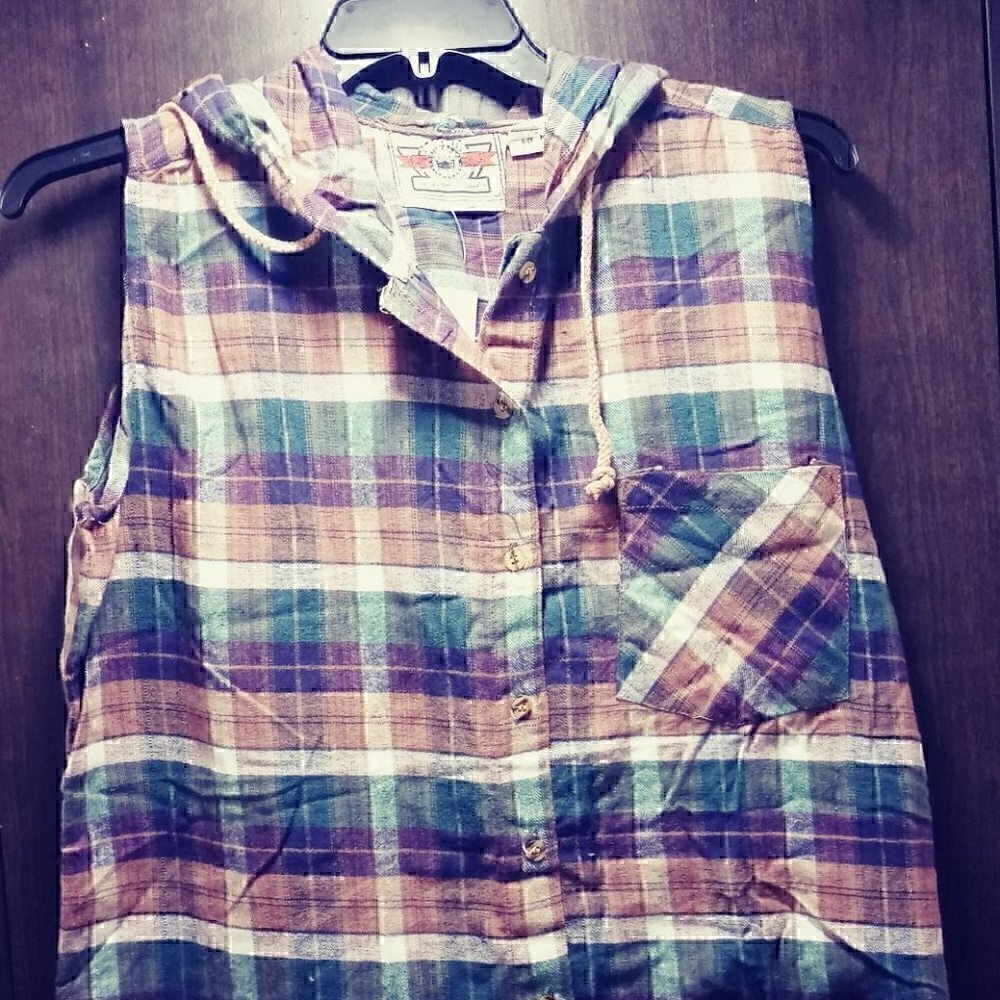 Cute Hooded Button Down Top - M